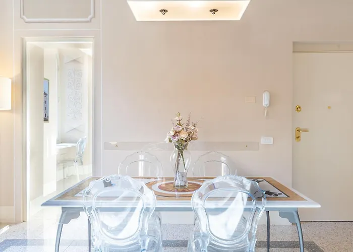 Noble Floor - Panoramic Luxury Apartment