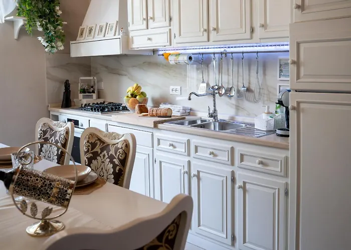 Belvedere Luxury Apartment, View On The Lucca Walls